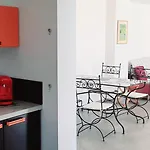 Perle Πανσιόν Νίκαια